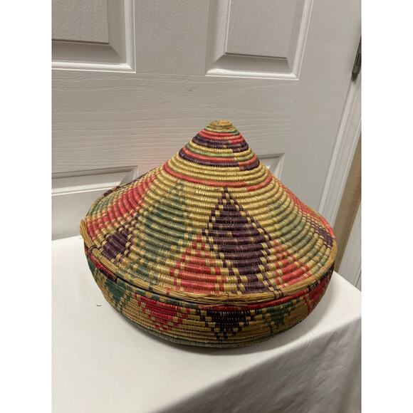 Mid-Century African Handmade Lidded Grain Basket - Picture 2 of 12